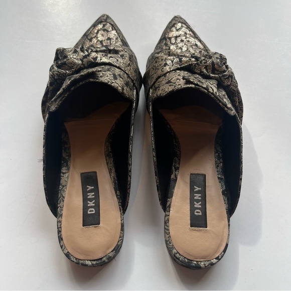 DKNY Pier Gold Metallic Brocade Knotted Bow Mules Size 7.5 M Pointed Toe Mules - Picture 6 of 9